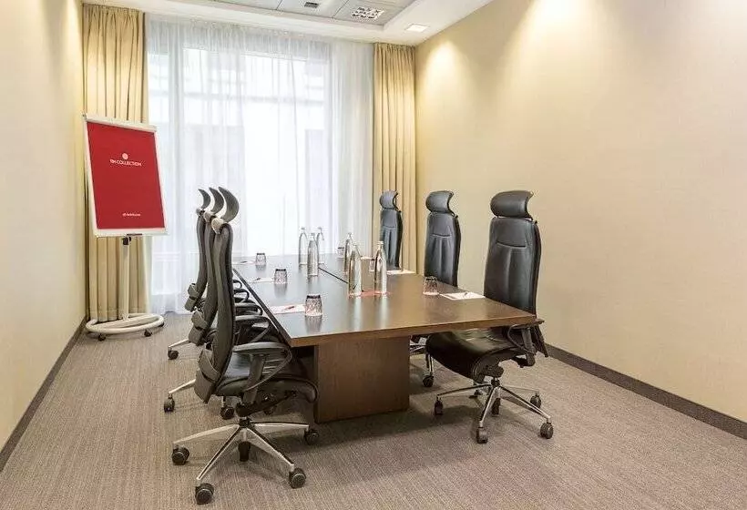 هتل NH Collection Dresden Altmarkt