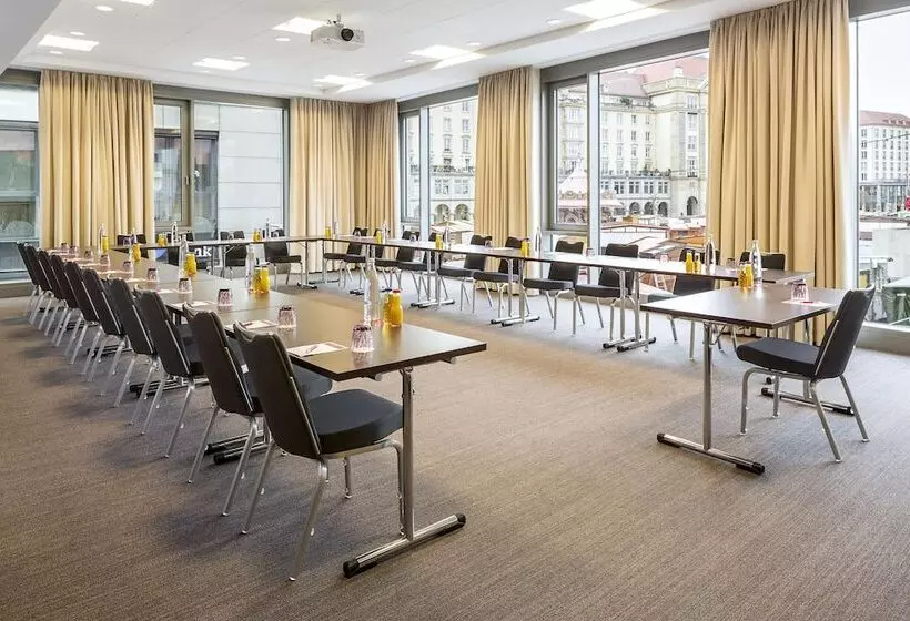 هتل NH Collection Dresden Altmarkt