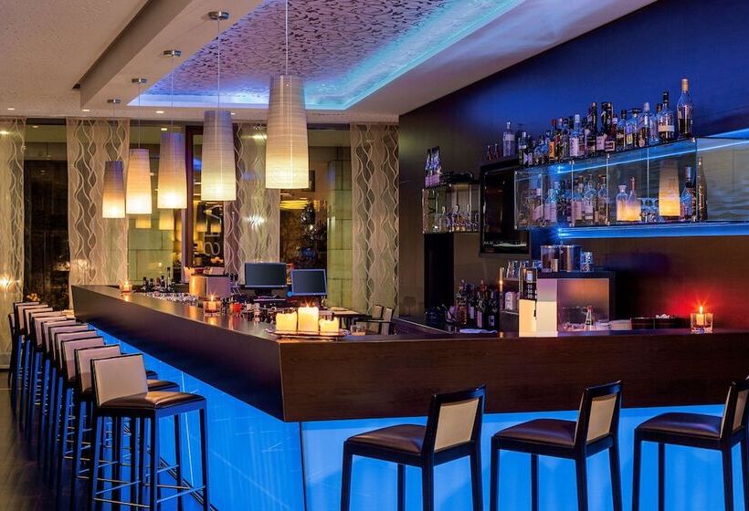 هتل NH Collection Dresden Altmarkt