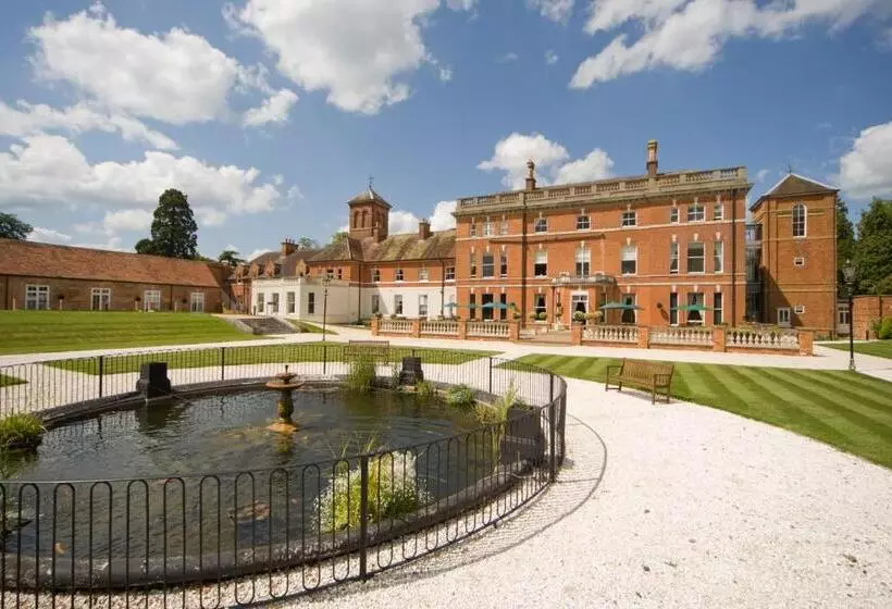 هتل Oakley Hall