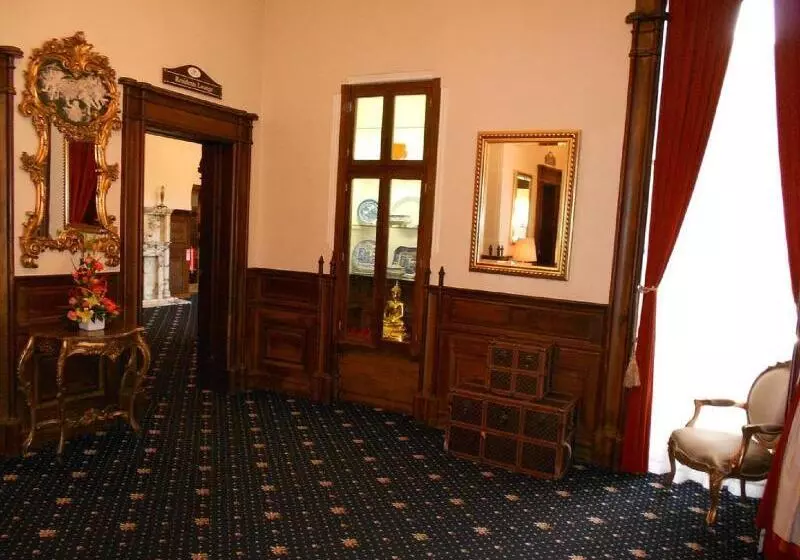 בית מלון כפרי Adamton Country House