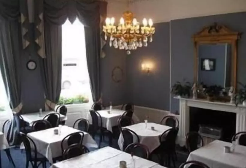 هتل The Queensbury