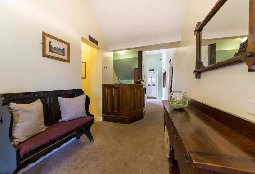 בית מלון כפרי The White Hart