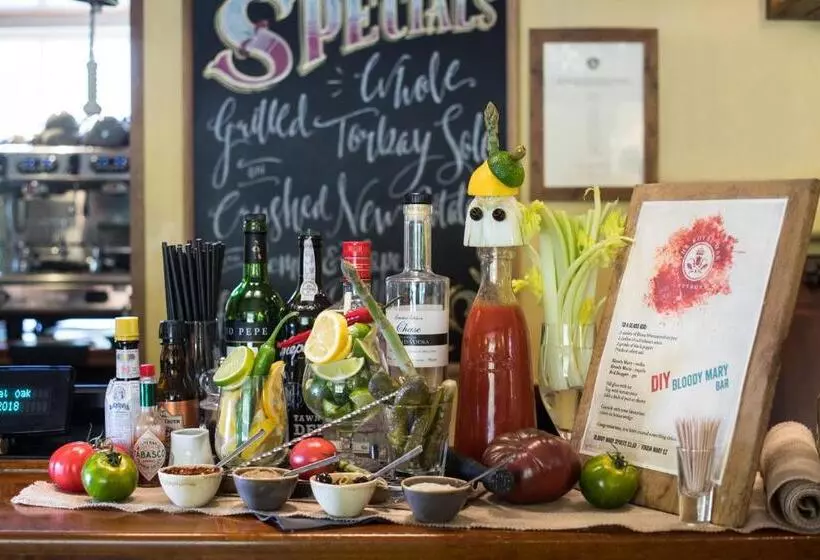 簡易ホテル The Royal Oak Tetbury