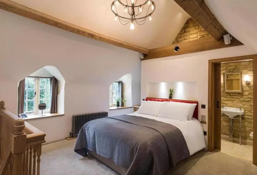 簡易ホテル The Royal Oak Tetbury