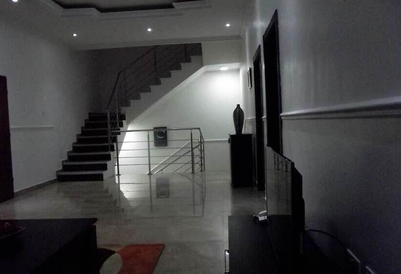 هتل Maria's Lodge