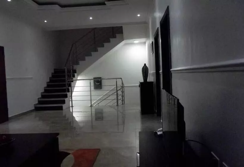 هتل Maria's Lodge