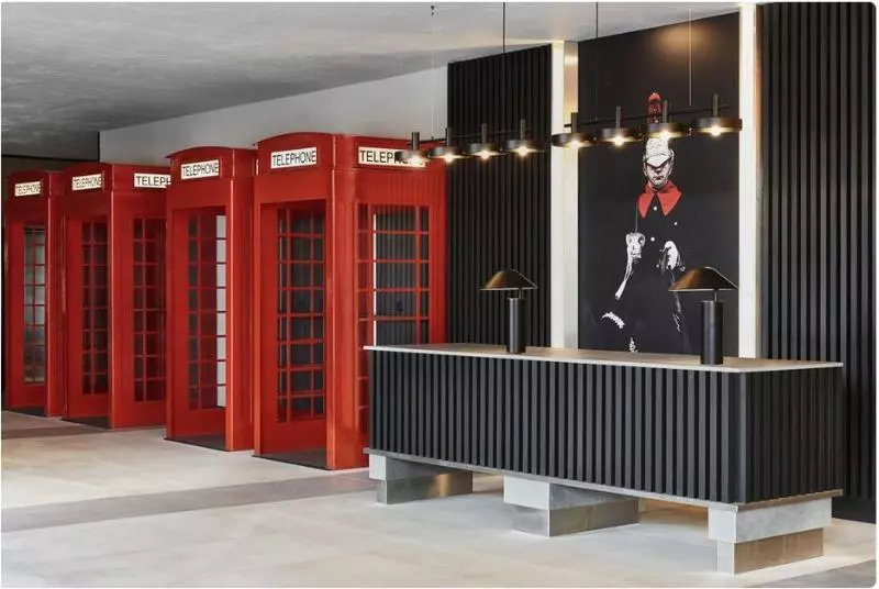 ホテル Radisson Red London Gatwick Airport