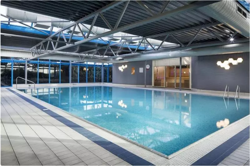 ホテル Radisson Red London Gatwick Airport