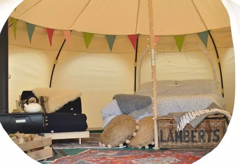 Lovely Spacious Lotus Bell Tent In Shaftesbury, Uk