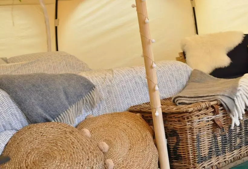 Lovely Spacious Lotus Bell Tent In Shaftesbury, Uk