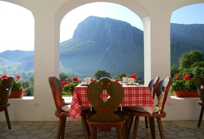 پانسیون Casa Kiraly Vendeghaz