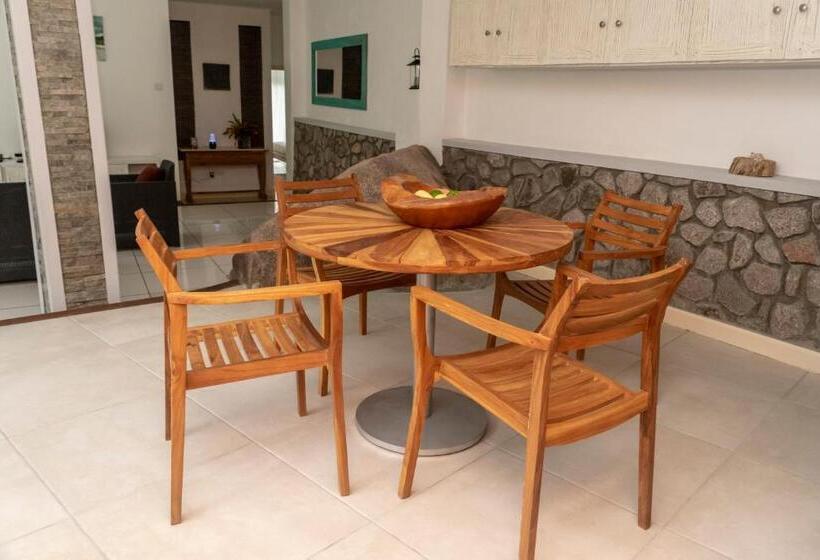 پانسیون Domaine Desaubin Luxury Villas