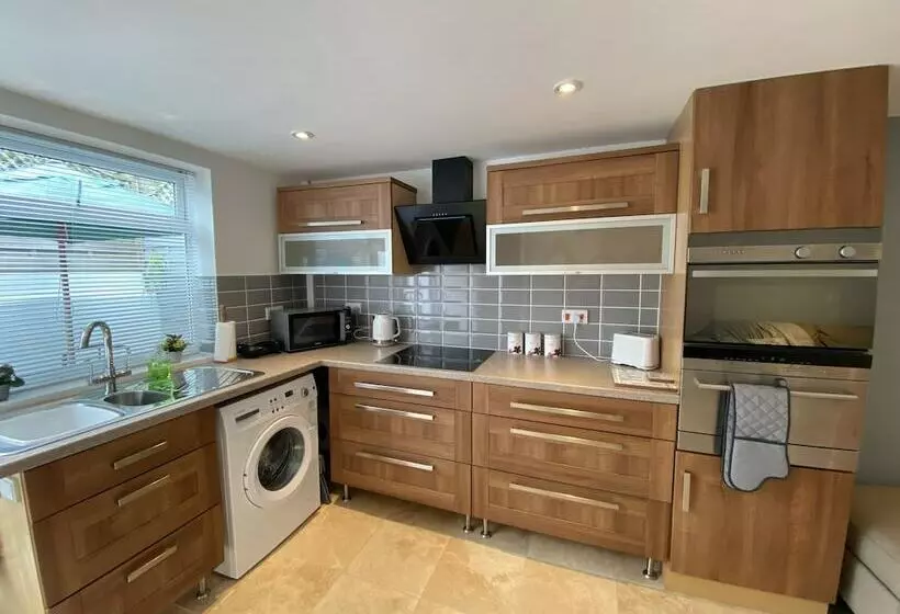 Remarkable 1bed Cottage In Mumbles Swansea