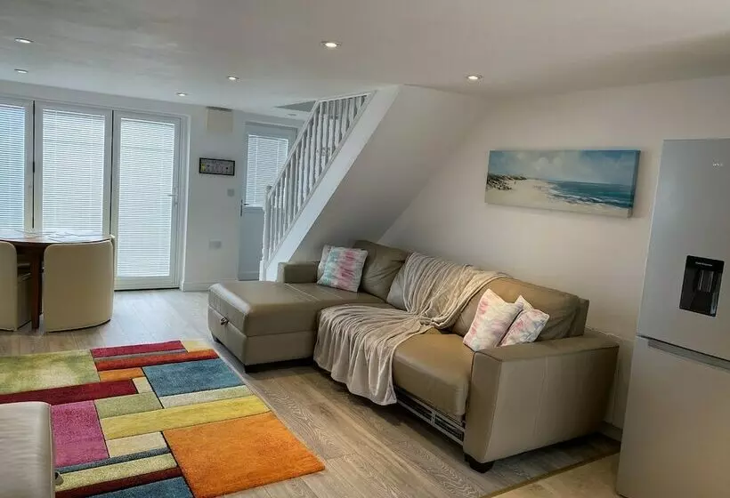 Remarkable 1bed Cottage In Mumbles Swansea