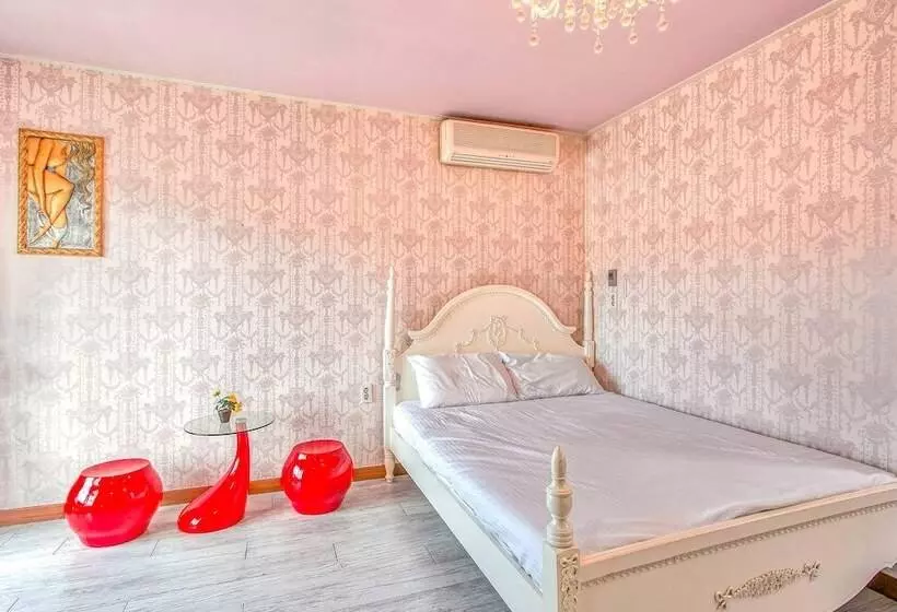 Youngheungdo Roma Spa Pension