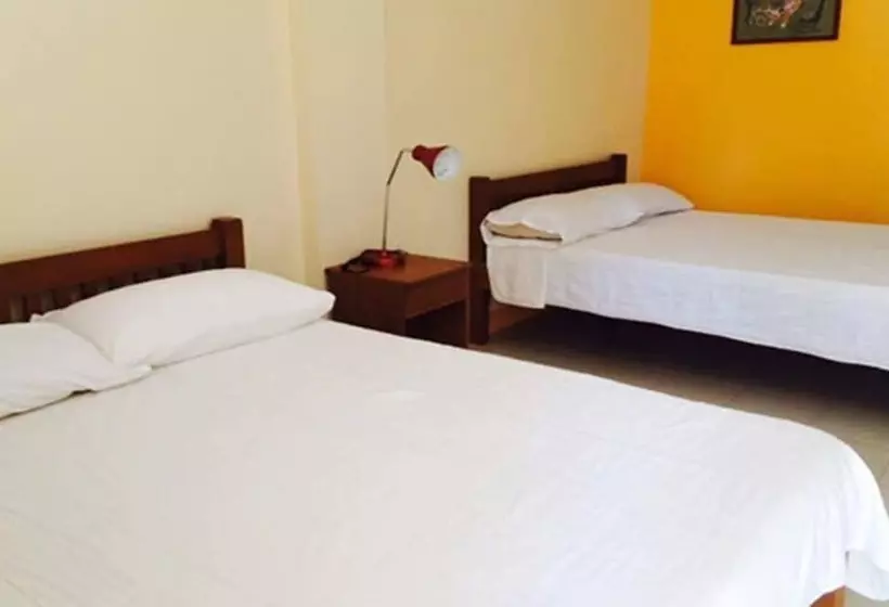 هتل Canoe Beach Resort