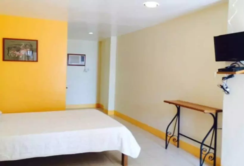 هتل Canoe Beach Resort