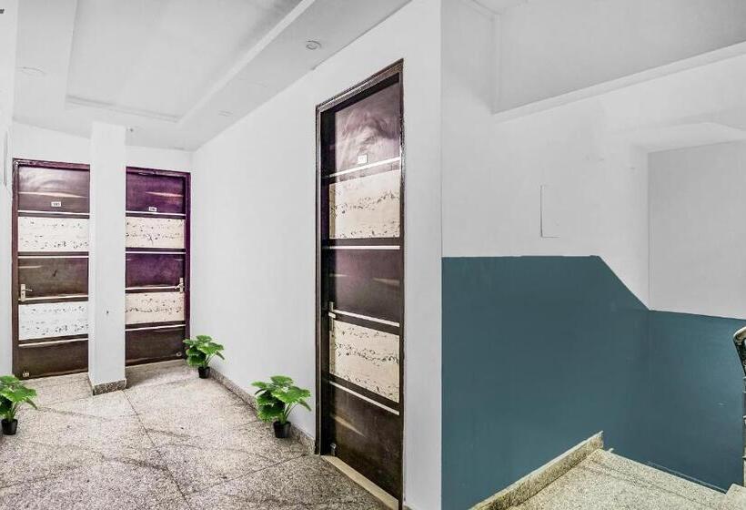 בית מלון כפרי Flagship Cosy Tree Rooms Inn