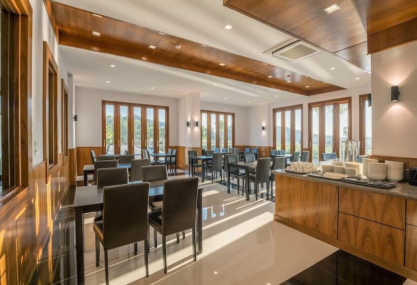 בית מלון כפרי Sann View