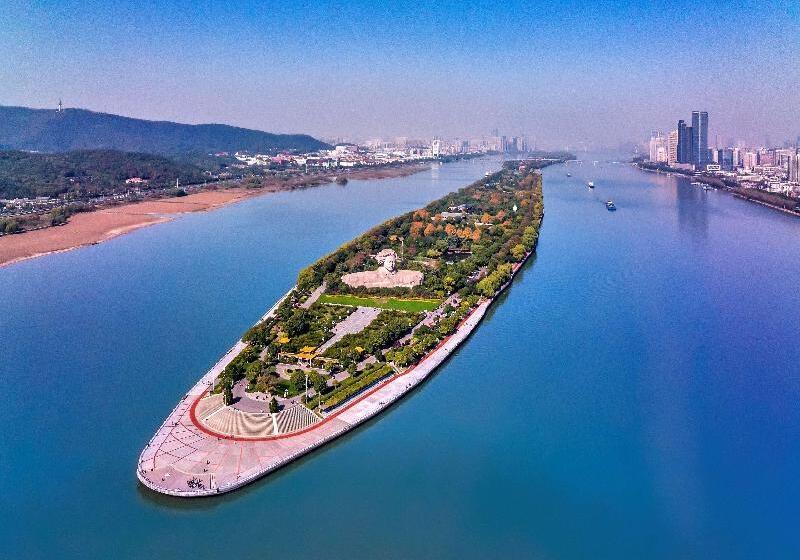 בית מלון כפרי Hilton Changsha Riverside