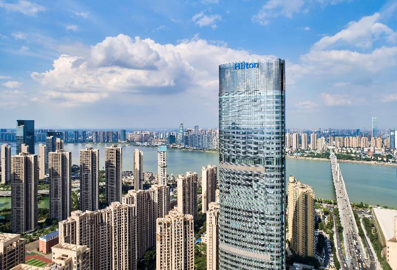 בית מלון כפרי Hilton Changsha Riverside