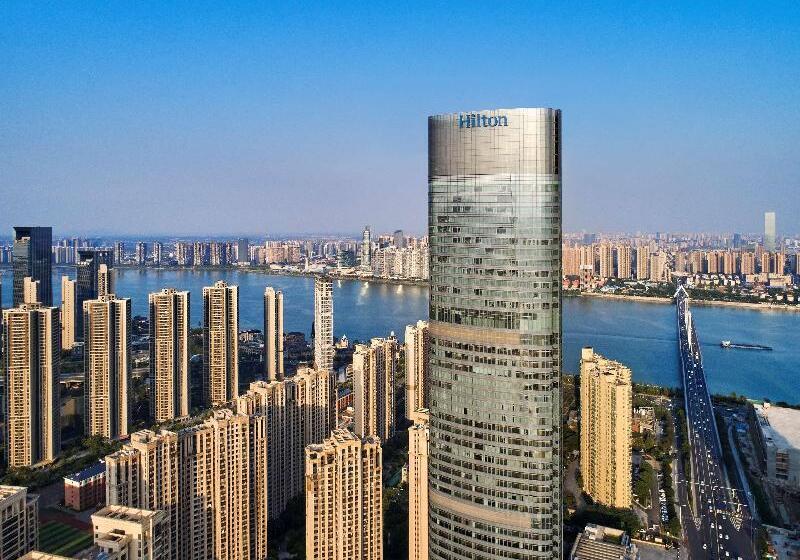 בית מלון כפרי Hilton Changsha Riverside