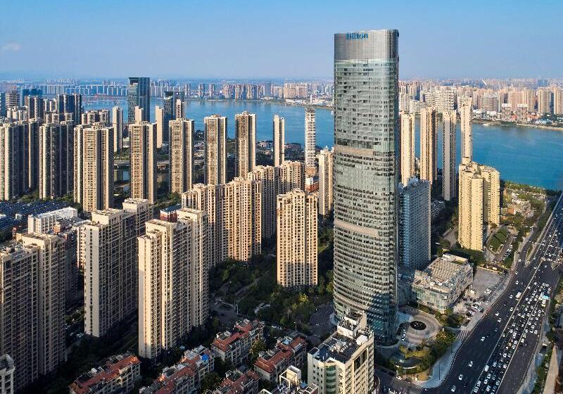 בית מלון כפרי Hilton Changsha Riverside