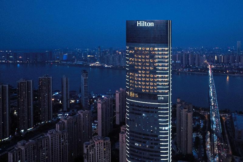 בית מלון כפרי Hilton Changsha Riverside