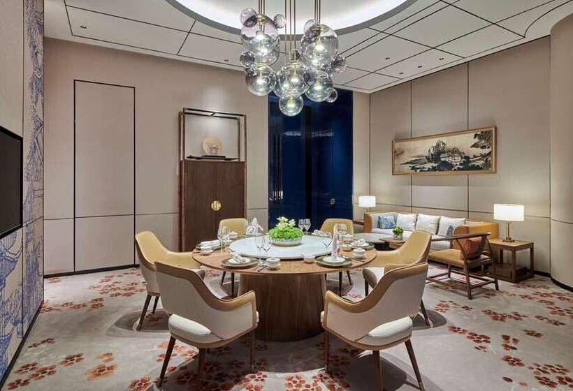 בית מלון כפרי Hilton Changsha Riverside