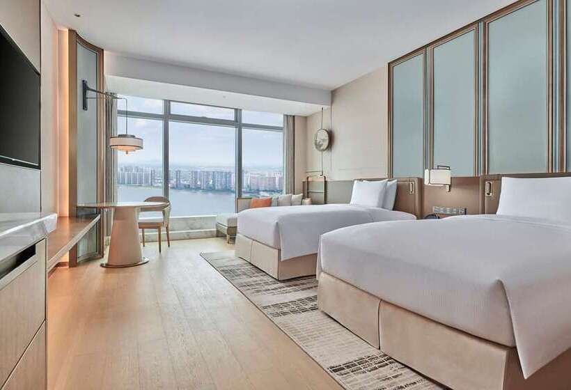 בית מלון כפרי Hilton Changsha Riverside