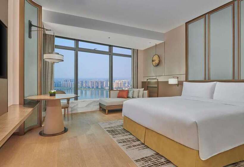 בית מלון כפרי Hilton Changsha Riverside