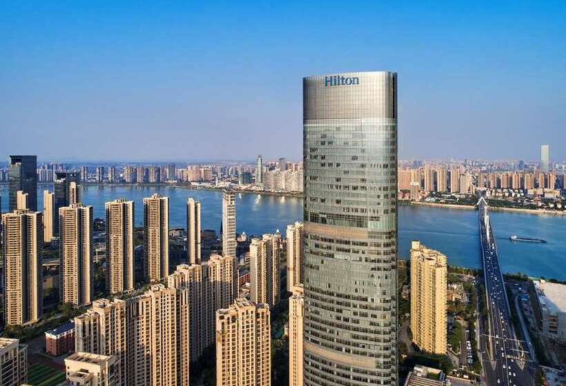 בית מלון כפרי Hilton Changsha Riverside