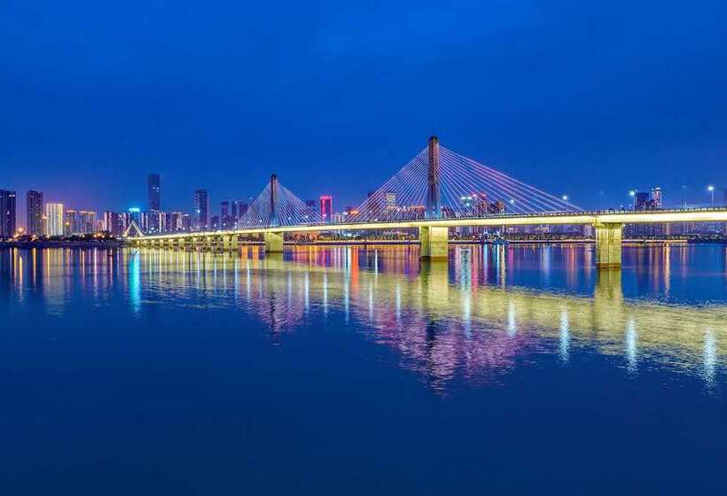 בית מלון כפרי Hilton Changsha Riverside