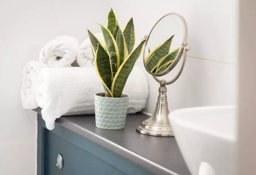 Hotelli Redlands Country Lodge Log Cabin Apartments & Weebothy