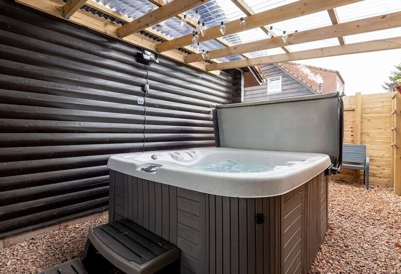 Hotel Redlands Country Lodge Log Cabin Apartments & Weebothy