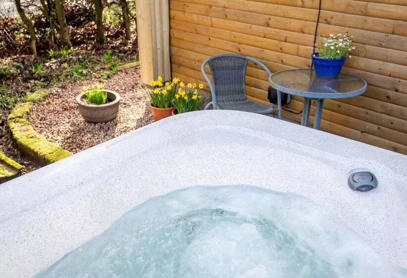 Hotelli Redlands Country Lodge Log Cabin Apartments & Weebothy