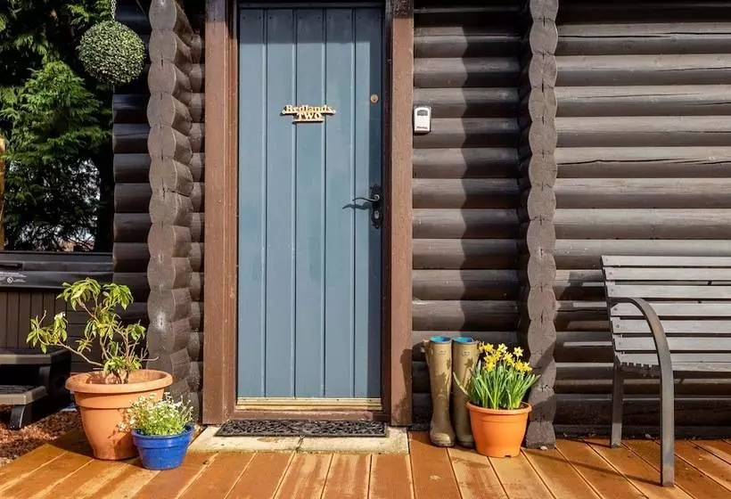 Hotelli Redlands Country Lodge Log Cabin Apartments & Weebothy