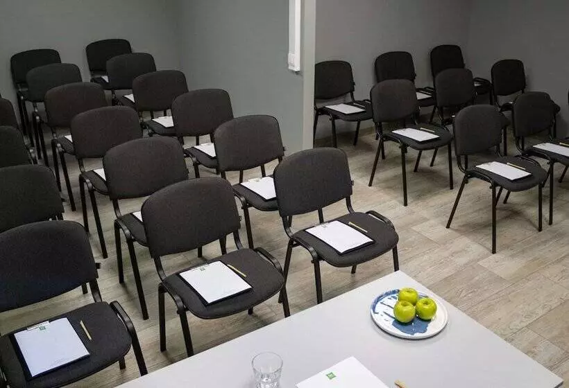 ホテル Ibis Styles Chelyabinsk