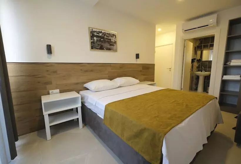 Hotel Tut