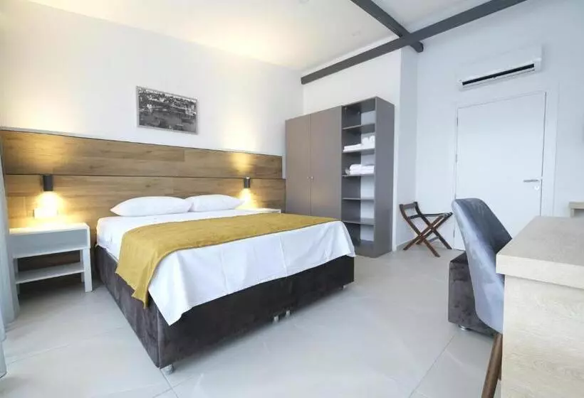 Hotel Tut