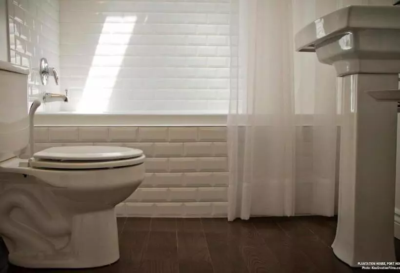 Plantation House Bed & Breakfast