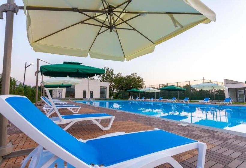 هتل Aria Resort & Spa