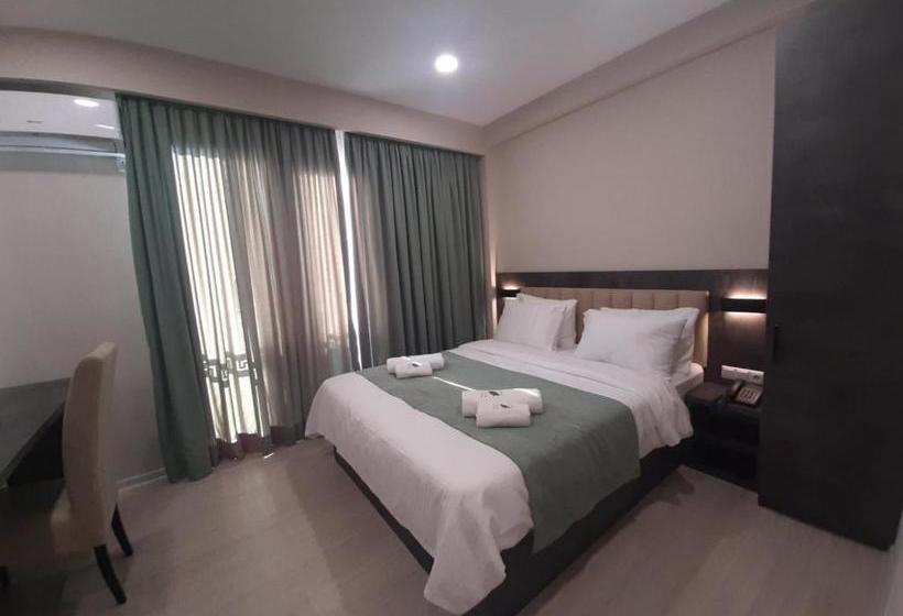 هتل Aria Resort & Spa