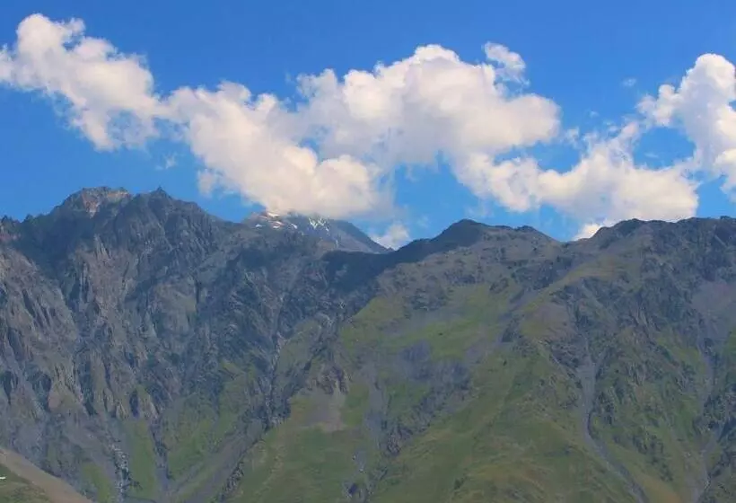هتل Axien Kazbegi