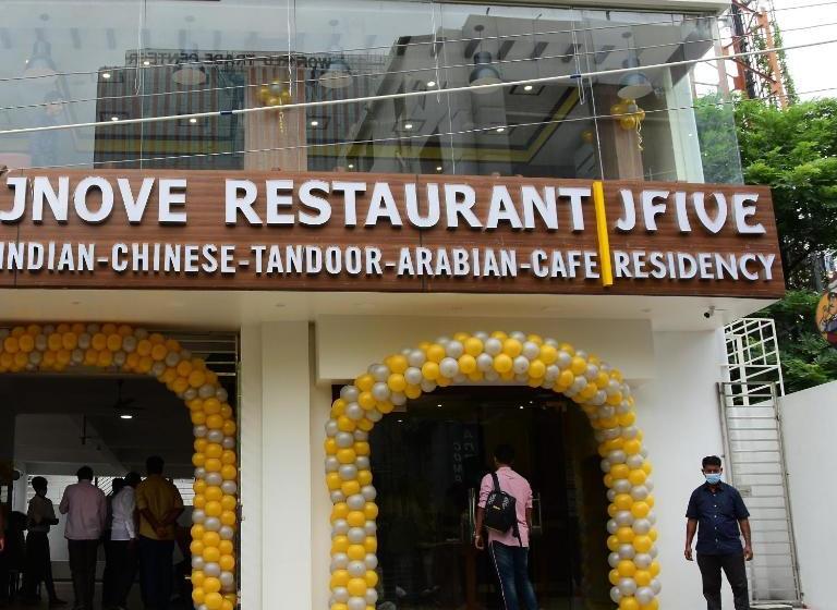 ホテル Jfive Residency