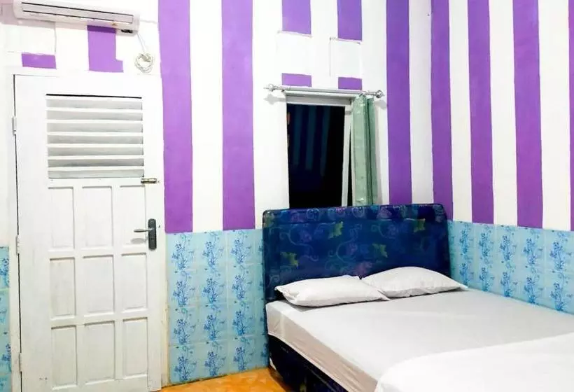 Hotel Queen Asri 2 Redpartner