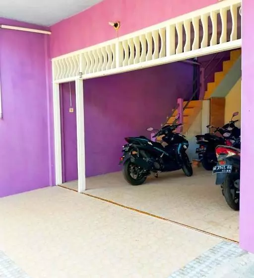 Hotel Queen Asri 2 Redpartner