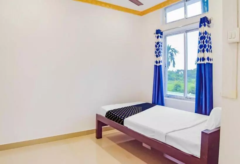 هتل Spot On Nirvaan Guest House