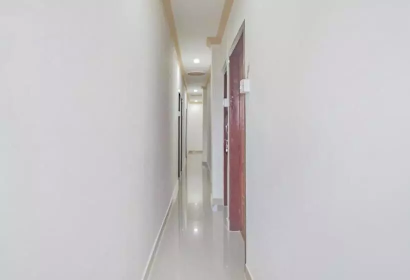 هتل Spot On Nirvaan Guest House